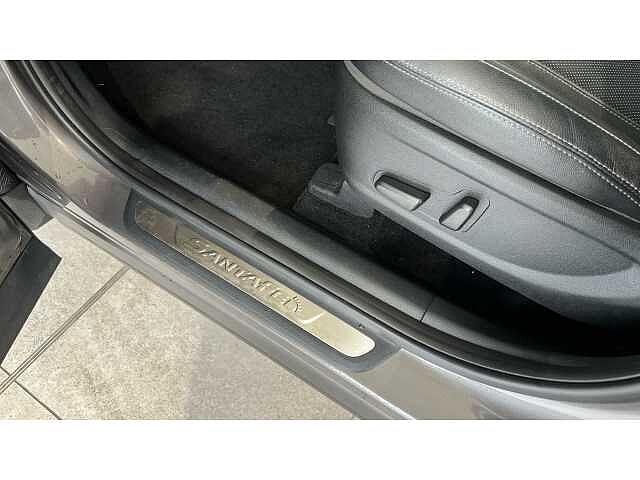Hyundai Santa Fe 2.2 CRDi Premium 5dr 4WD Auto