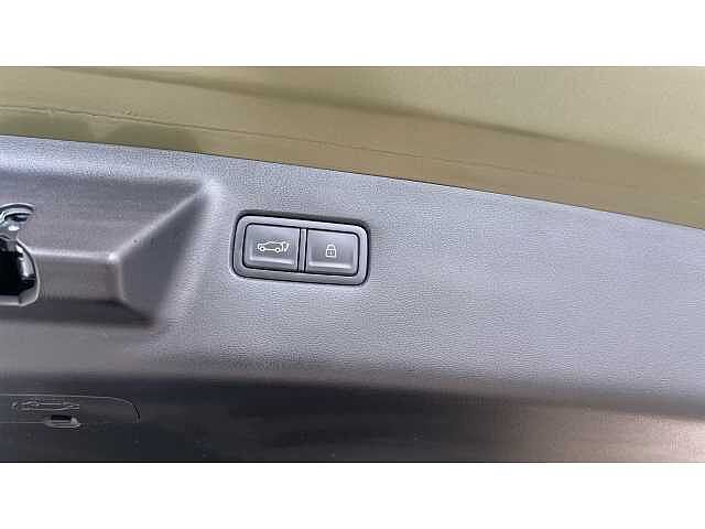 Hyundai Santa Fe SANTA FE 1.6 TGDi Hybrid Calligraphy 5dr 4WD Auto