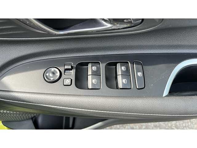 Hyundai Bayon Bayon HAT 1.0 T-gdi 90PS Tech Line DCT