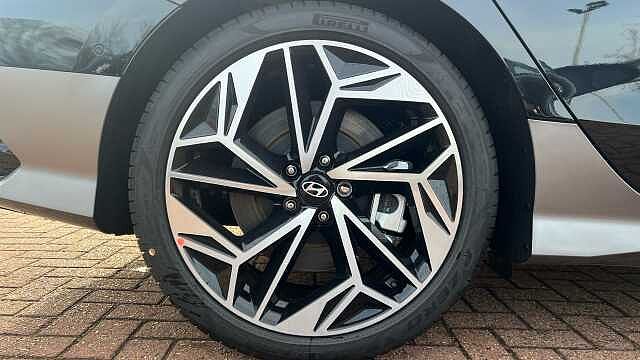 Hyundai Ioniq 6 IONIQ 6 239kW Ultimate 77kWh 4dr AWD Auto